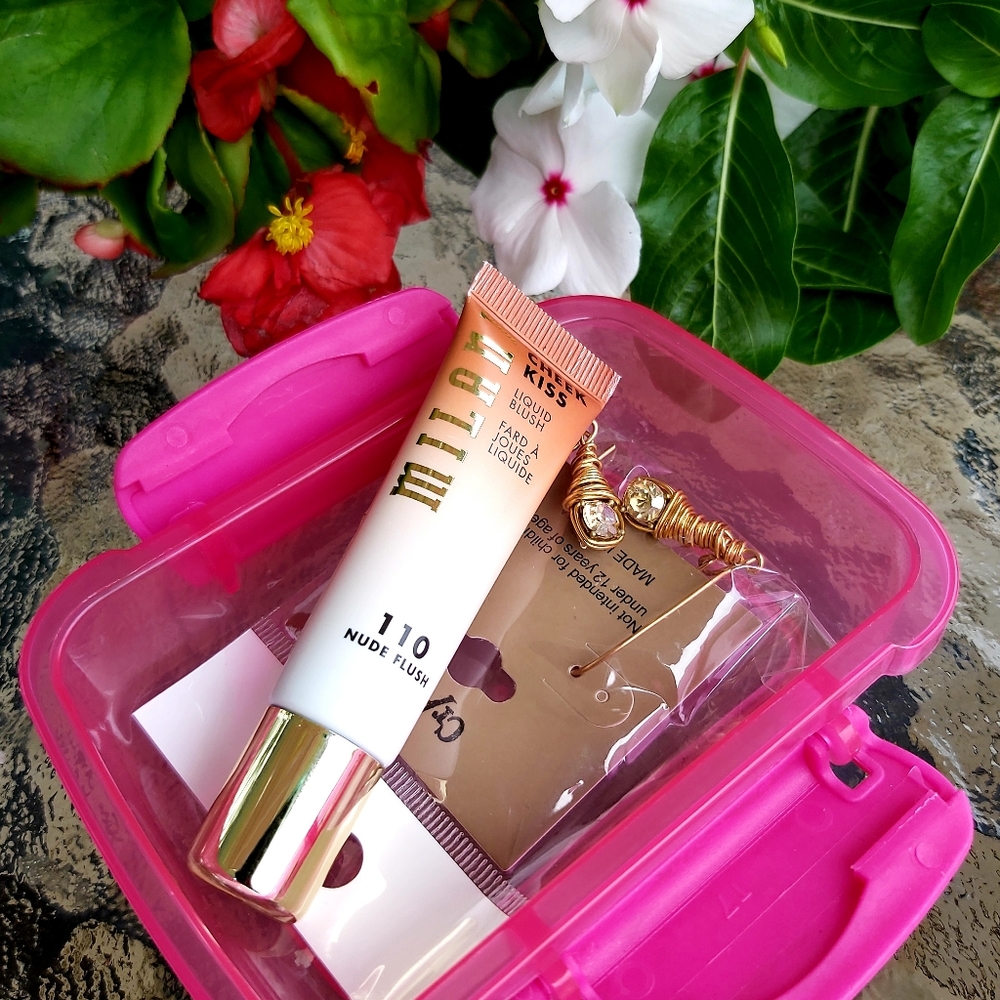 Milani Cheek - Picture 9 of 9